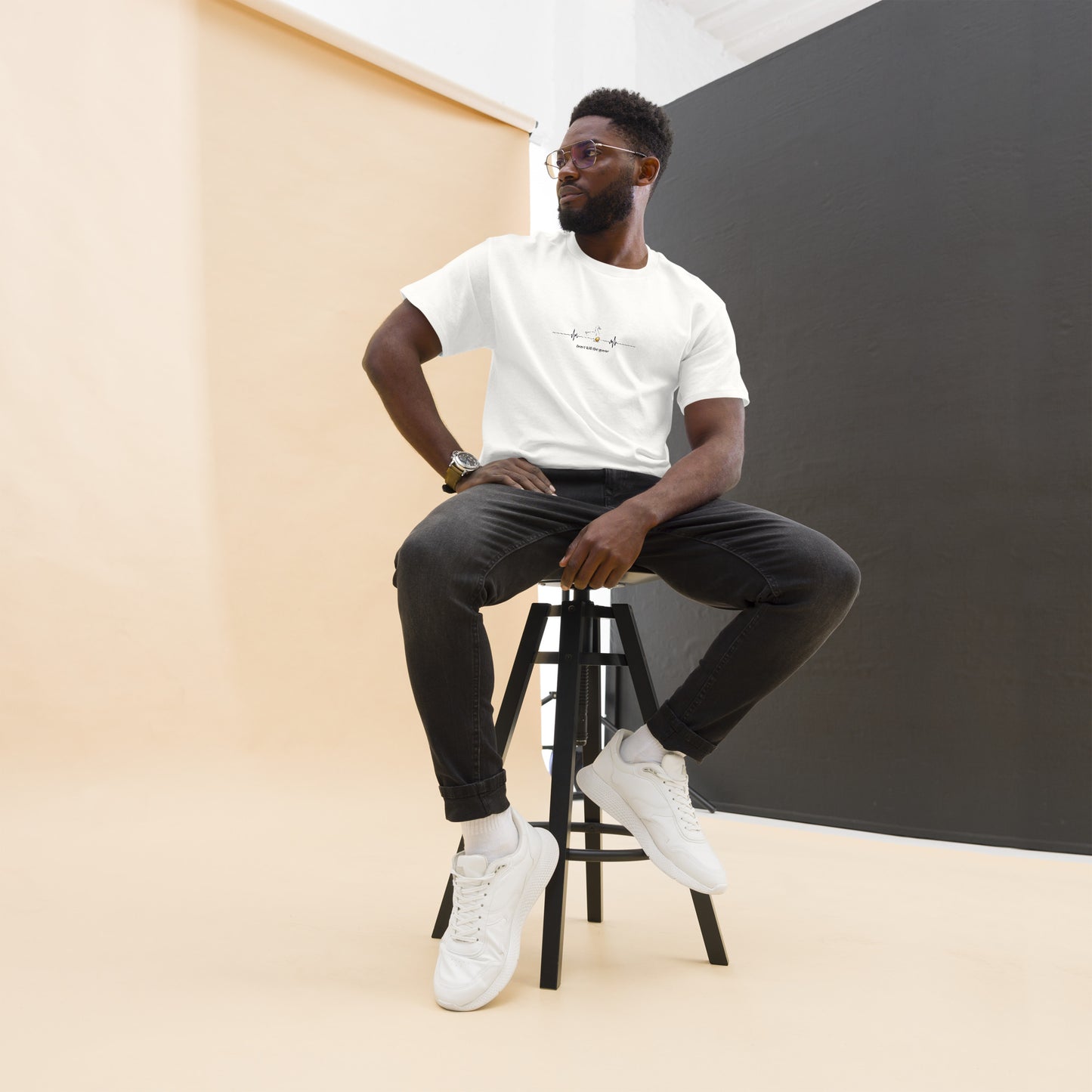 Klassisches Herren-T-Shirt "Goldene Gans: Dein Schlüssel zum Wohlstand"