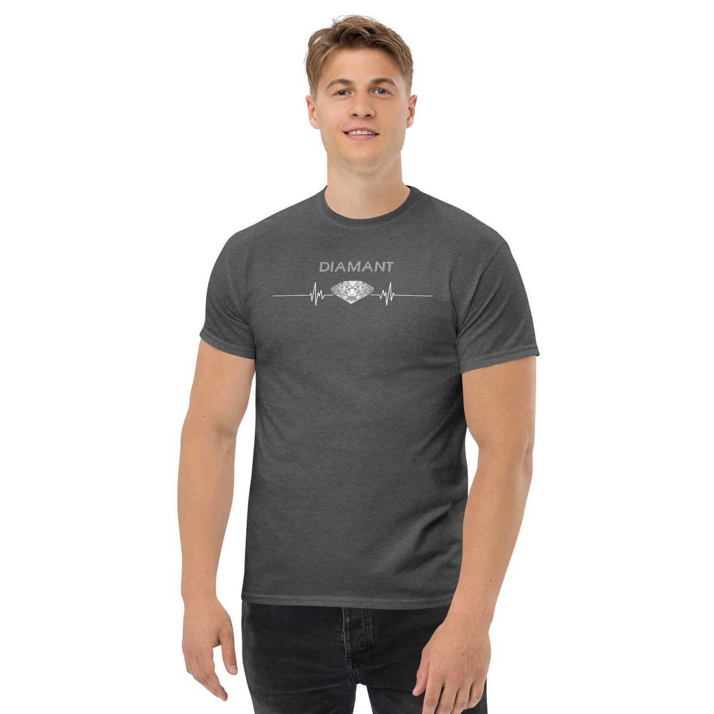 "Ein Hauch von Eleganz: Unser klassisches Herren-T-Shirt mit Diamant-Logo - zeitlose Raffinesse für jeden Anlass!"