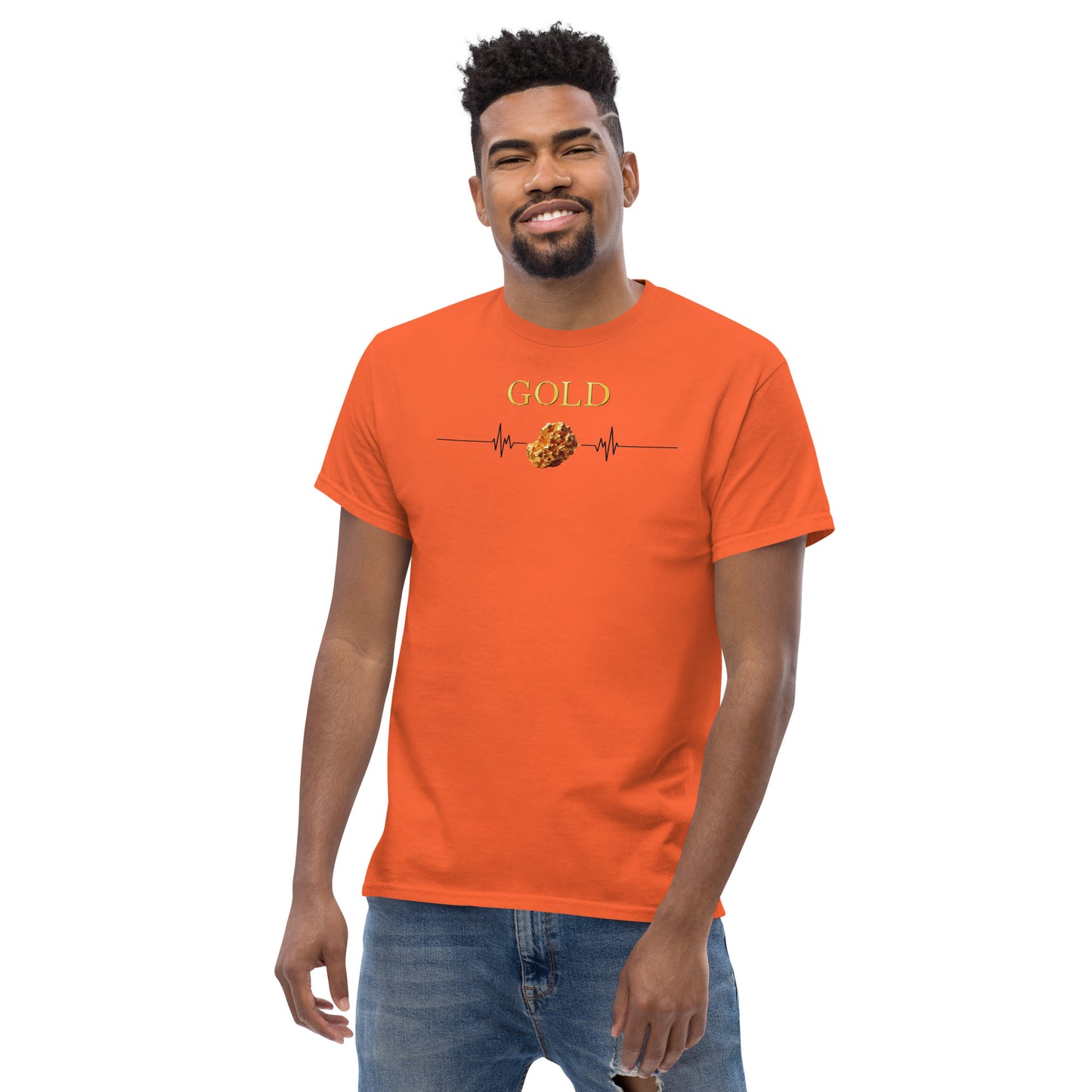 "Eleganz in Gold: Unser klassisches Herren-T-Shirt mit Gold Logo - Ein zeitloses Statement für den modernen Gentleman!"