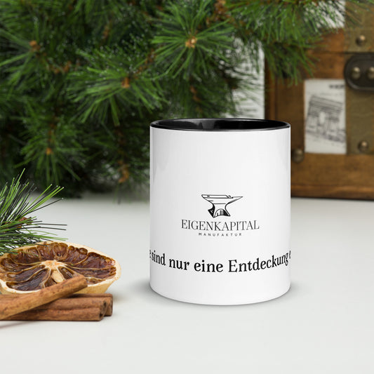 Tasse mit farbiger Innenseite „Gewinne sind nur eine Entdeckung entfernt.“