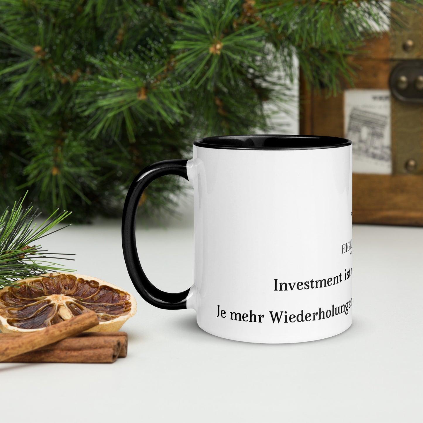 Tasse mit farbiger Innenseite „Investieren ist wie Muskeltraining: je mehr Wiederholungen, desto stärker das Ergebnis.“