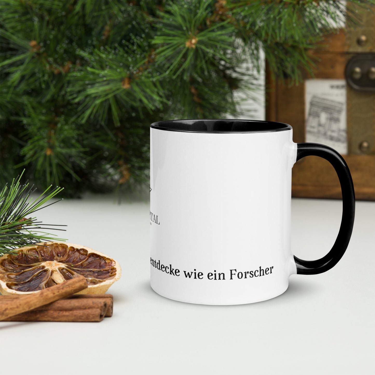 Tasse mit farbiger Innenseite „Investiere wie ein Entwickler, entdecke wie ein Forscher.“