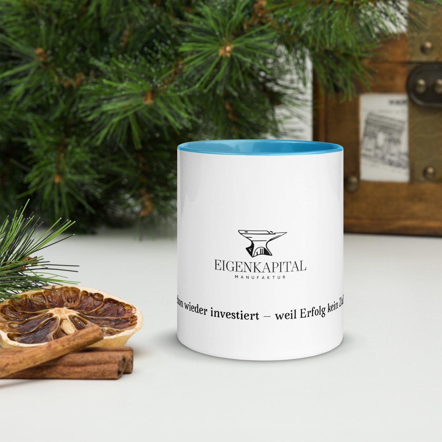 Tasse mit farbiger Innenseite „Oops! Schon wieder investiert – weil Erfolg kein Zufall ist!“