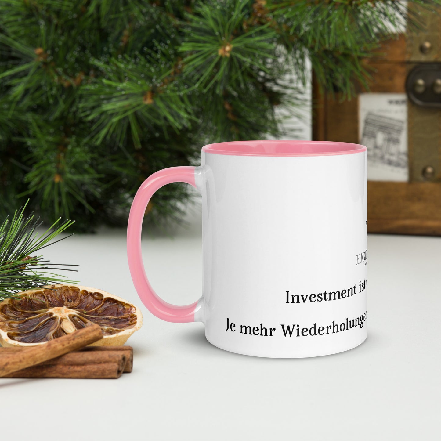 Tasse mit farbiger Innenseite „Investieren ist wie Muskeltraining: je mehr Wiederholungen, desto stärker das Ergebnis.“