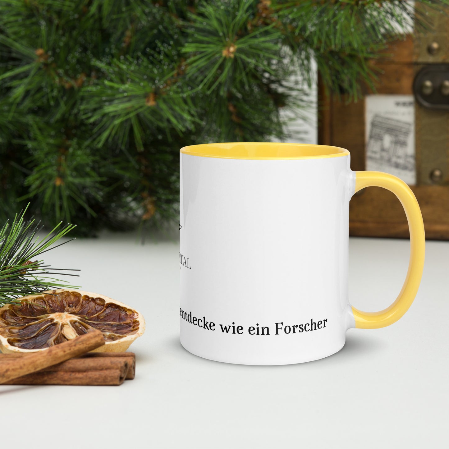 Tasse mit farbiger Innenseite „Investiere wie ein Entwickler, entdecke wie ein Forscher.“