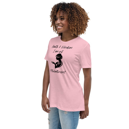 "Stilvoll und inspirierend: Damen T-Shirt mit Wealth & Wisdom Logo - Dein Fashion-Statement für Erfolg und Weisheit!"